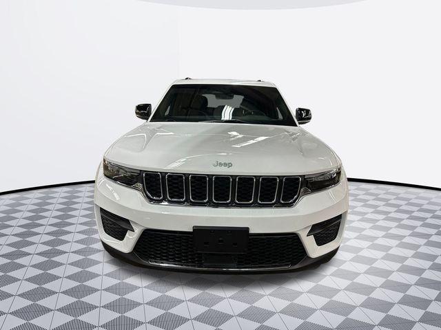 2025 Jeep Grand Cherokee Laredo X 4x4