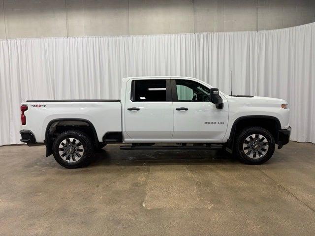2022 Chevrolet Silverado 2500HD 4WD Crew Cab Standard Bed Custom