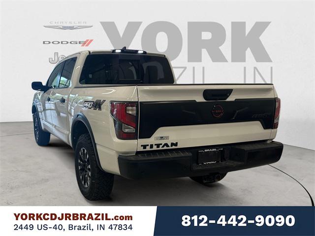 2023 Nissan TITAN Crew Cab PRO-4X 4x4