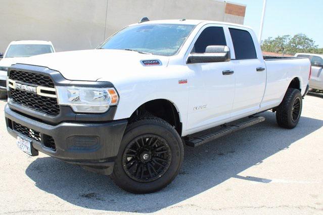 2020 RAM 2500 Tradesman Crew Cab 4X4 8 Box