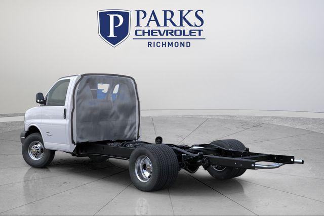 2025 Chevrolet Express Cutaway Work Van