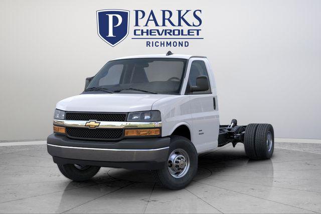 2025 Chevrolet Express Cutaway Work Van