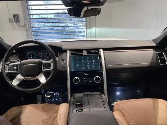 2024 Land Rover Discovery P360 Dynamic SE