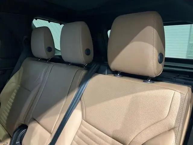 2024 Land Rover Discovery P360 Dynamic SE