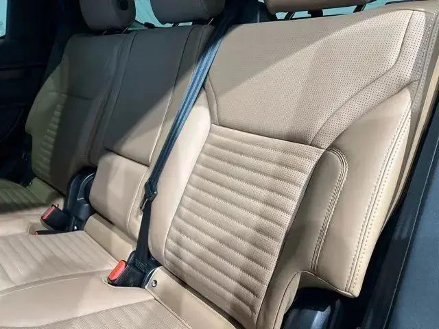 2024 Land Rover Discovery P360 Dynamic SE