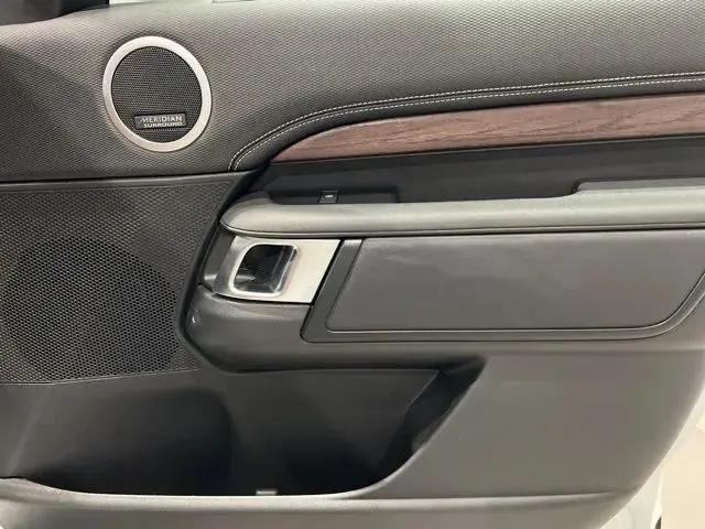 2024 Land Rover Discovery P360 Dynamic SE