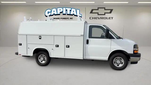 2025 Chevrolet Express Cutaway Work Van