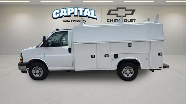 2025 Chevrolet Express Cutaway Work Van