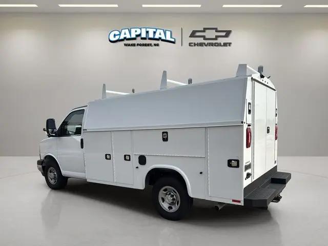 2025 Chevrolet Express Cutaway Work Van