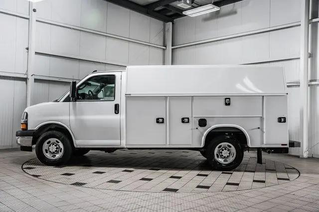 2025 Chevrolet Express Cutaway Work Van
