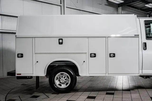 2025 Chevrolet Express Cutaway Work Van