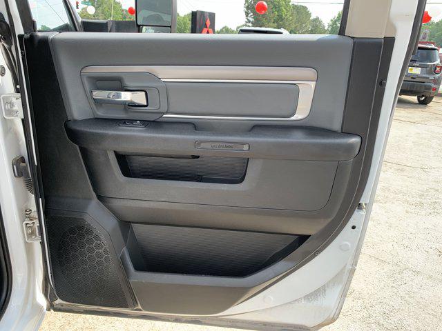 2023 Ram 1500 Classic SLT Crew Cab 4x4 5'7" Box