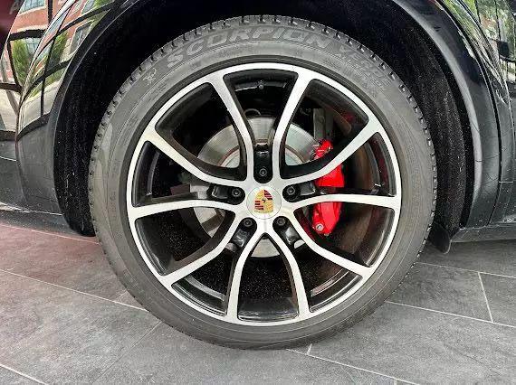 2021 Porsche Cayenne GTS