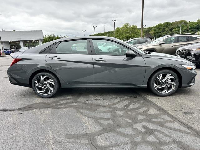 2025 Hyundai Elantra Hybrid SEL Sport