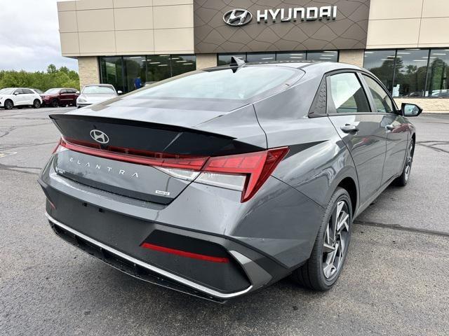 2025 Hyundai Elantra Hybrid SEL Sport