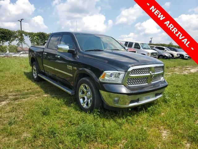 2017 RAM 1500 Laramie Crew Cab 4x4 64 Box 2017 RAM 1500 Laramie Crew Cab 4x4 64 Box