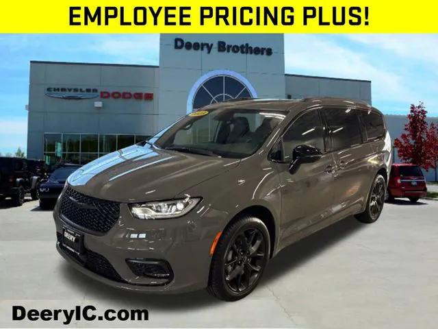 2025 Chrysler Pacifica PACIFICA LIMITED AWD