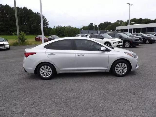 2020 Hyundai Accent SE
