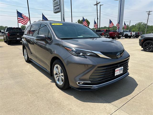 2024 Toyota Sienna Platinum