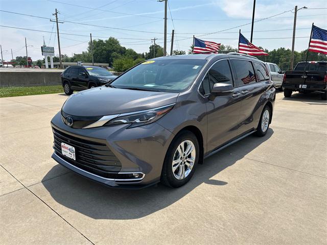 2024 Toyota Sienna Platinum