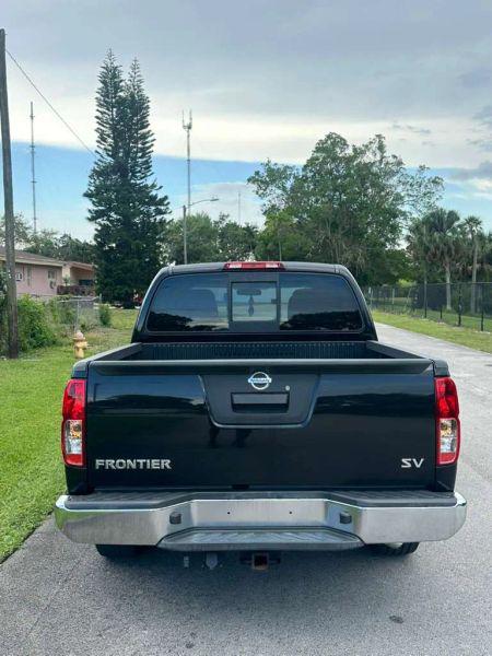 2021 Nissan Frontier Crew Cab SV 4x2