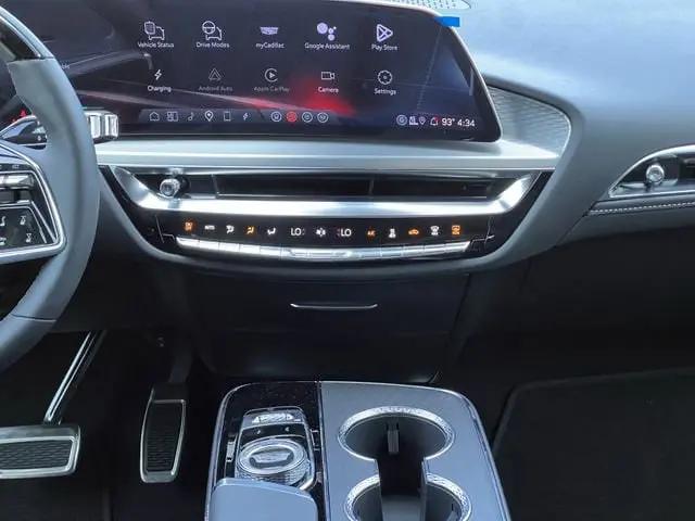 2026 Cadillac iQ V-Series w/1SM