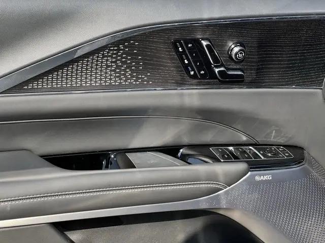 2026 Cadillac iQ V-Series w/1SM