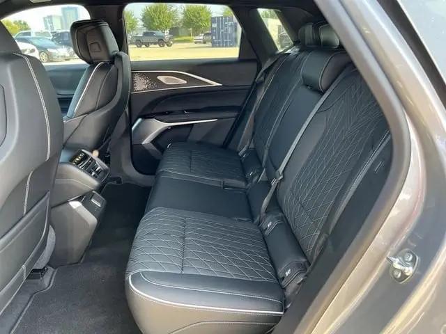 2026 Cadillac iQ V-Series w/1SM