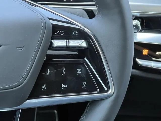 2026 Cadillac iQ V-Series w/1SM