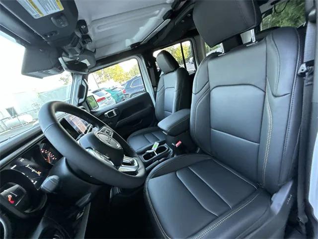 2025 Jeep Wrangler 4-Door Sahara 4x4