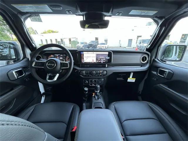 2025 Jeep Wrangler 4-Door Sahara 4x4