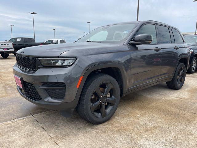 2022 Jeep Grand Cherokee Altitude 4x2