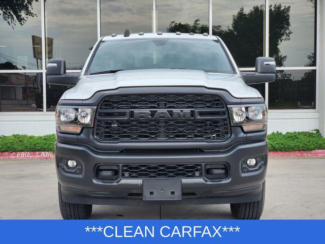 2023 RAM 3500 Tradesman Crew Cab 4x4 8 Box
