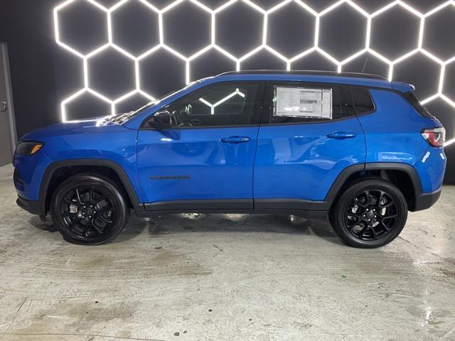 2025 Jeep Compass COMPASS LATITUDE 4X4