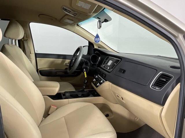 2016 Kia Sedona LX