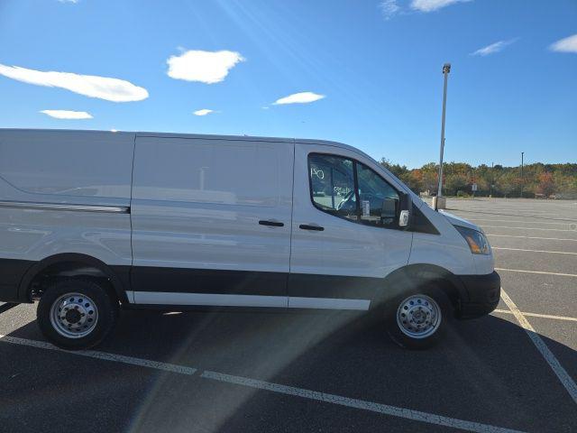 2025 Ford Transit Cargo Van Low Roof 130" Wheelbase