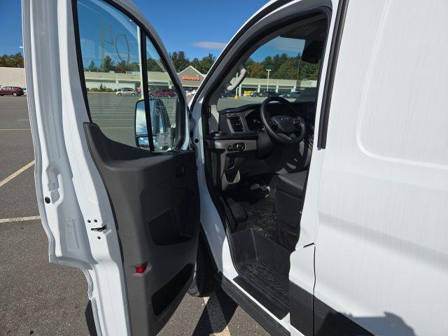2025 Ford Transit Cargo Van Low Roof 130" Wheelbase