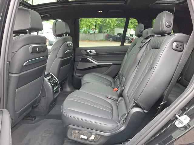 2025 BMW X7 M60i