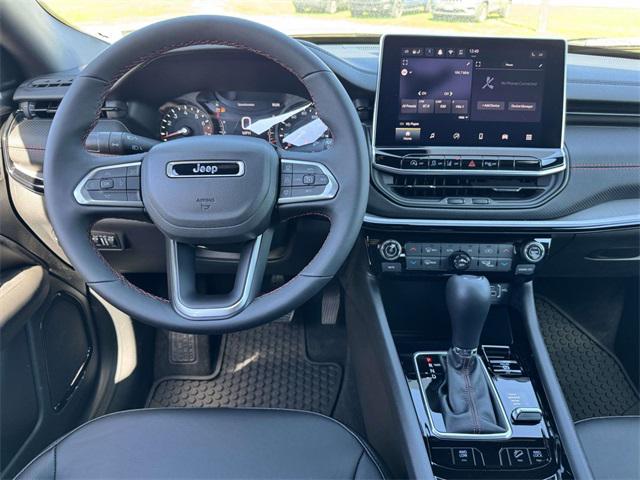 2025 Jeep Compass COMPASS TRAILHAWK 4X4