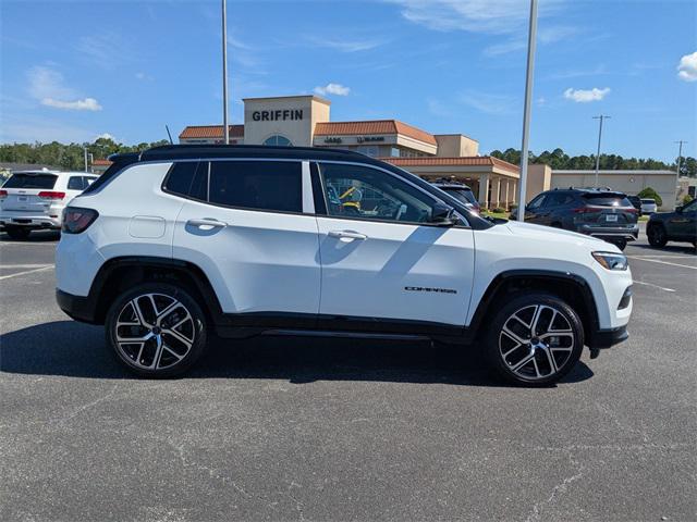 2025 Jeep Compass COMPASS LIMITED 4X4