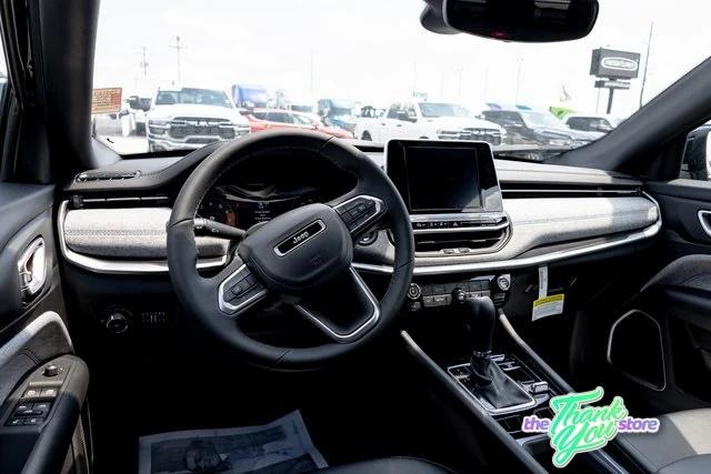 2025 Jeep Compass COMPASS LATITUDE 4X4 2025 Jeep Compass COMPASS LATITUDE 4X4