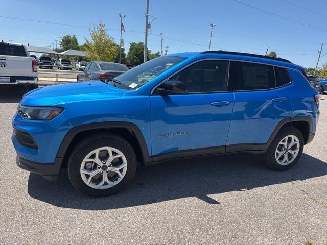 2025 Jeep Compass COMPASS LATITUDE 4X4