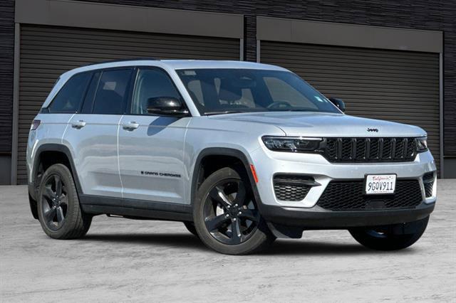 2023 Jeep Grand Cherokee Altitude 4x4