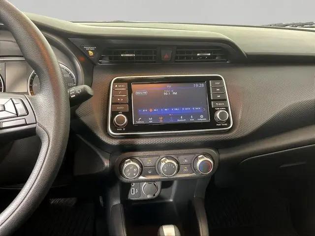 2024 Nissan Kicks S Xtronic CVT