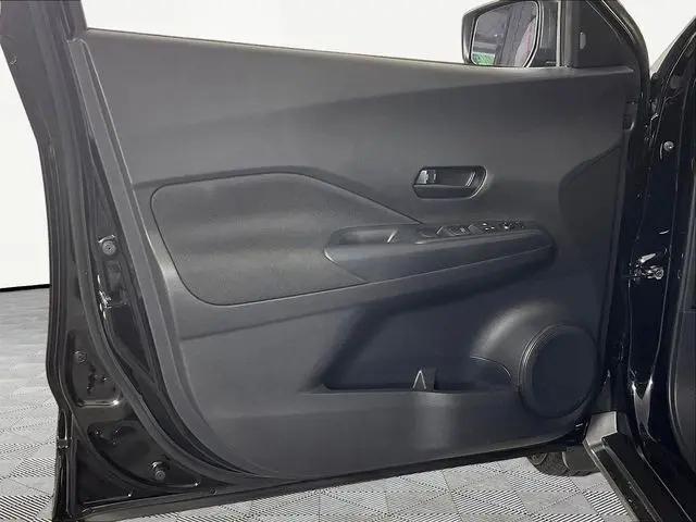 2024 Nissan Kicks S Xtronic CVT