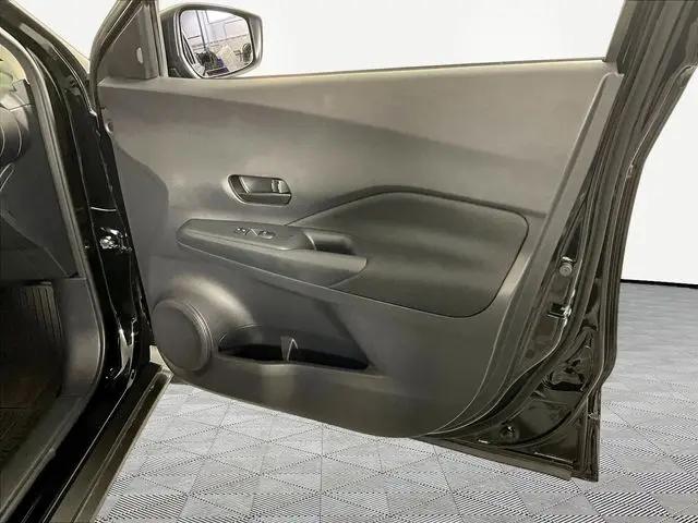 2024 Nissan Kicks S Xtronic CVT
