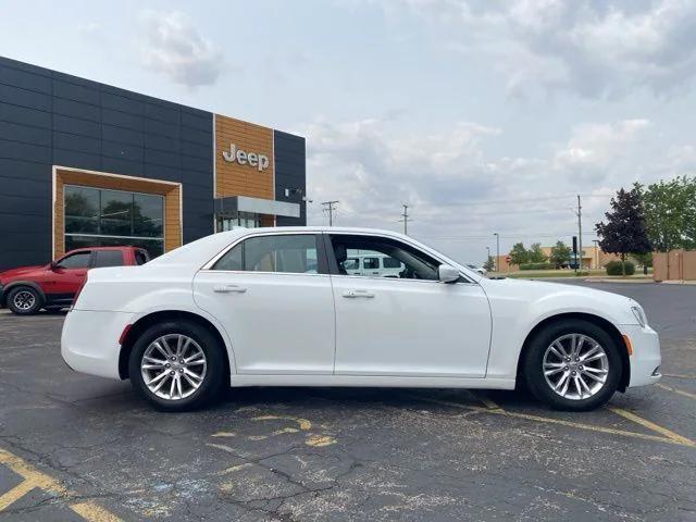 2019 Chrysler 300 Touring L