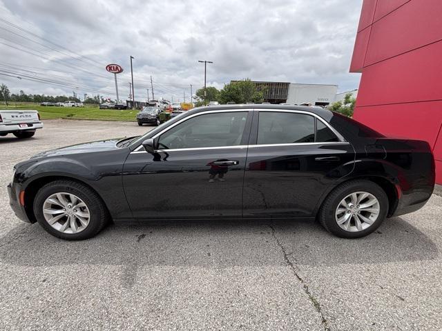 2023 Chrysler 300 Touring