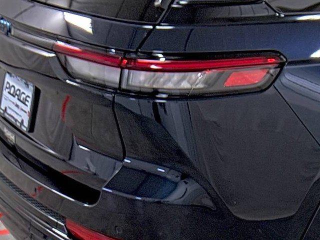 2024 Jeep Grand Cherokee Anniversary Edition