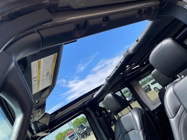 2022 Jeep Wrangler Unlimited Sahara Altitude 4x4